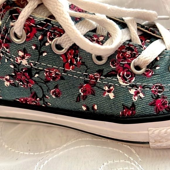 CONVERSE Chuck Taylor Floral Size 3 - Picture 2 of 5
